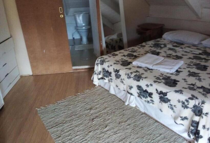 Номер Стандарт Трехместный, Pousada Reserva Do Tombo Lounge Hostel