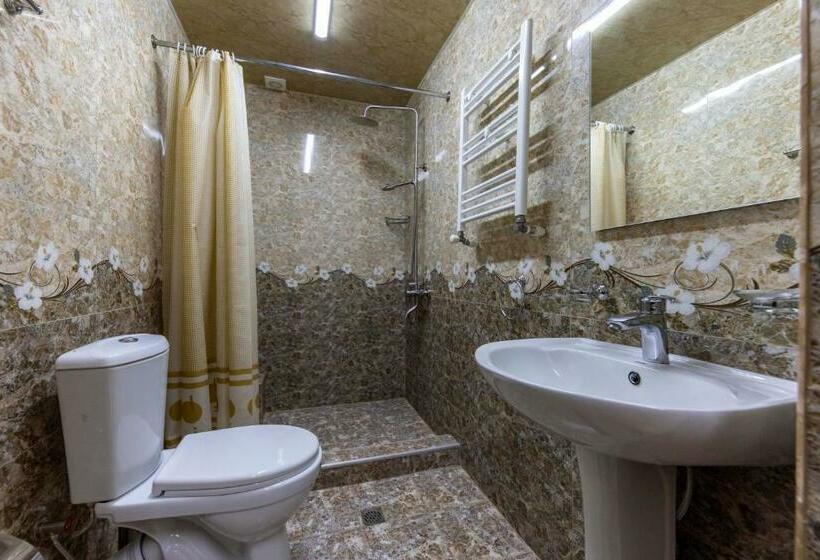 اتاق استاندارد چهار تخته, Tatev Hotel And Tours