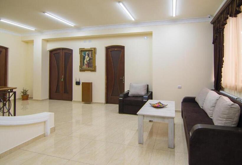 اتاق استاندارد چهار تخته, Tatev Hotel And Tours