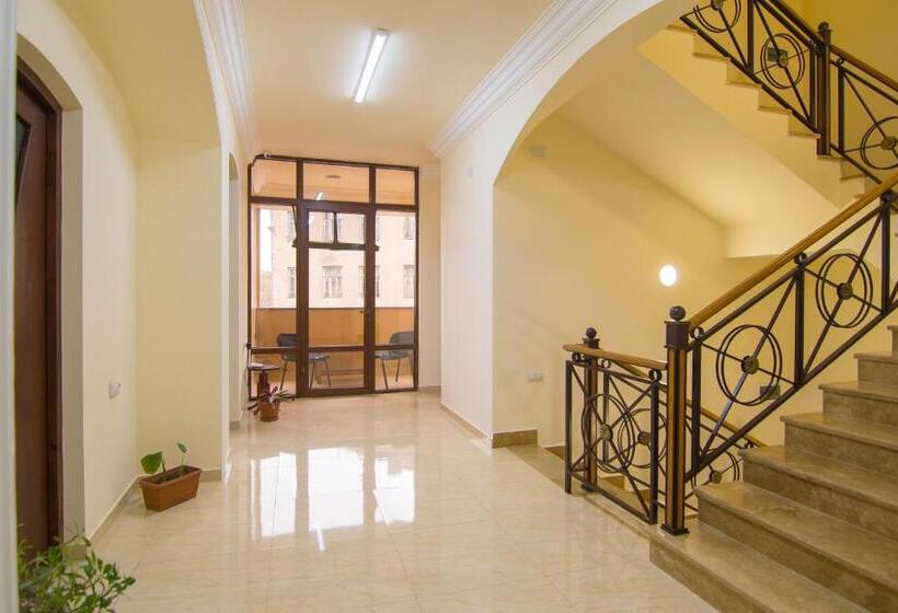 اتاق سوپریور چهار تخته, Tatev Hotel And Tours