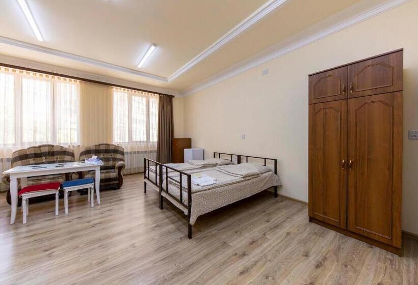 اتاق سوپریور چهار تخته, Tatev Hotel And Tours