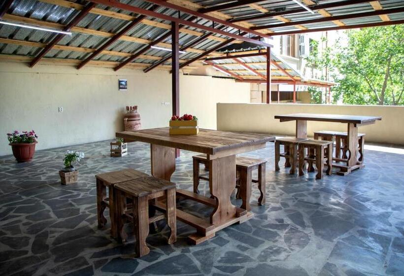 مجموعه ویستا شهر, Tatev Hotel And Tours