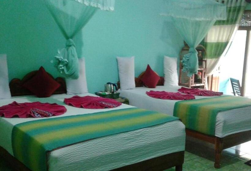 Номер Стандарт Трехместный, Flower Inn