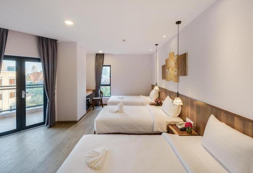 Трехместный Президентский, Phnom Penh 51 Hotel & Residences