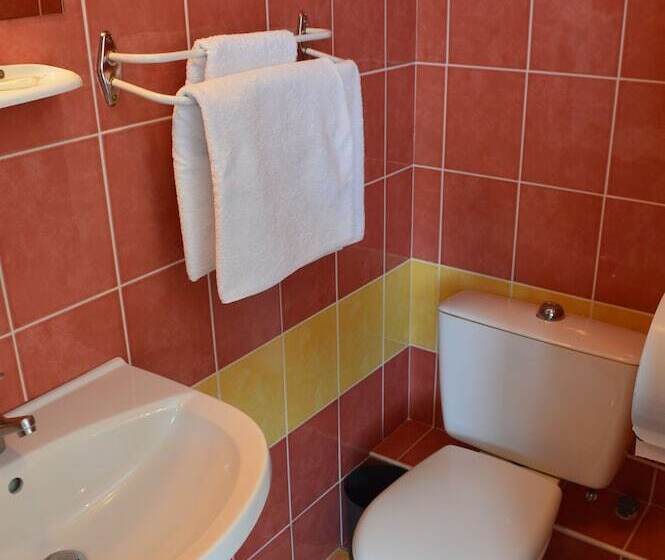 Номер Стандарт, Hôtel Le Pommeil