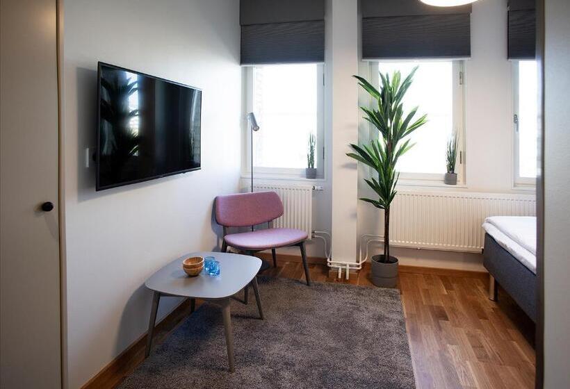 اتاق سوپریور یک تخته, The Studio