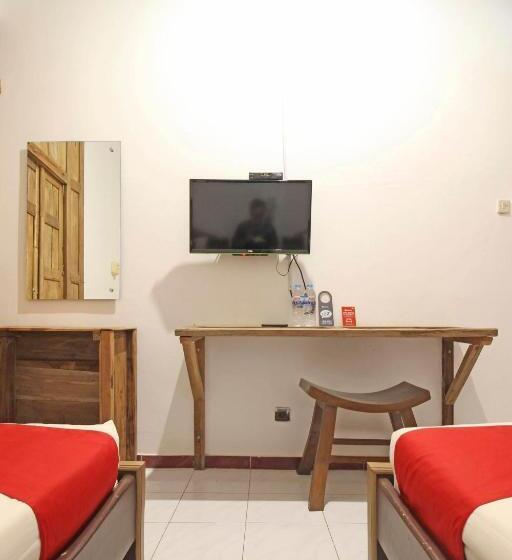 Номер Deluxe, Reddoorz Near Pojok Beteng Prawirotaman