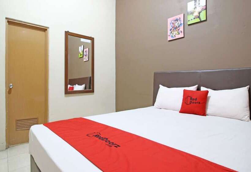 Номер Deluxe, Reddoorz Near Pojok Beteng Prawirotaman