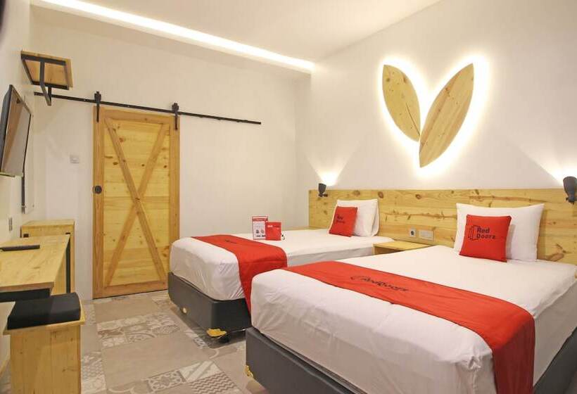 Номер Deluxe, Reddoorz Near Pojok Beteng Prawirotaman