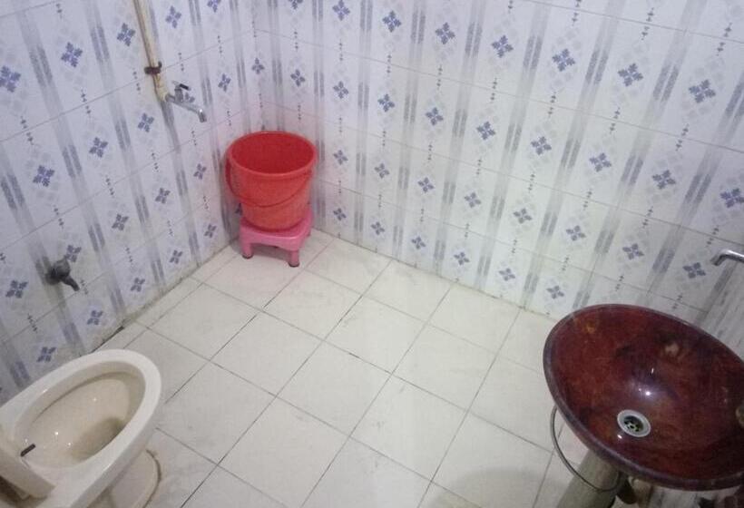 اتاق لوکس, Yash Guest House 01 Minute Walk In Nizamuddin Railway Station