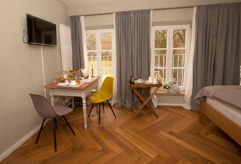 Номер Стандарт Вид на Сад, Bed And Breakfast Unter Den Linden