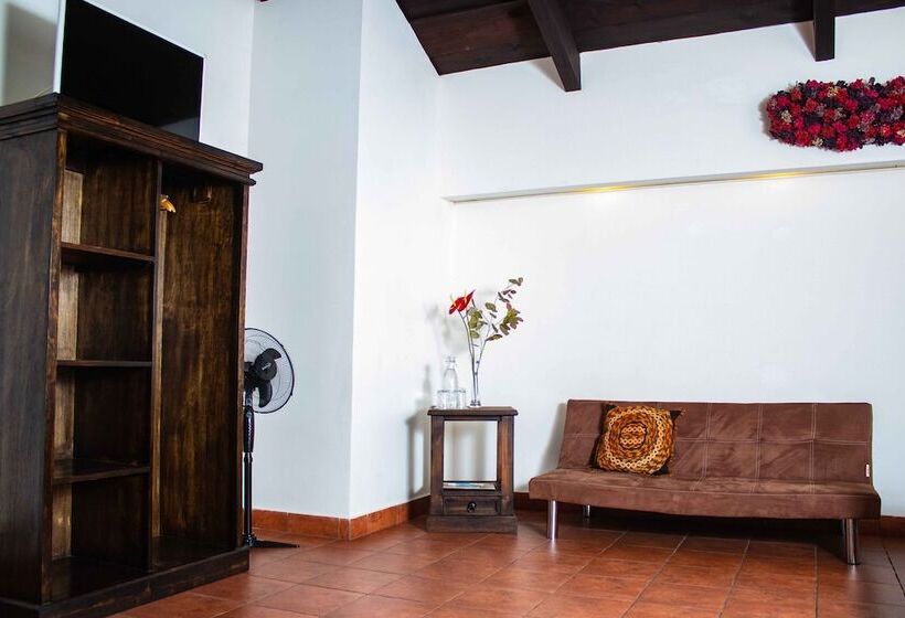 اتاق لوکس, La Galeria