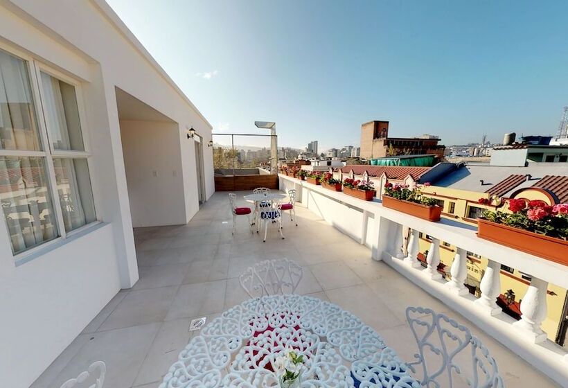 Номер Deluxe, Gran Mariscal Quito
