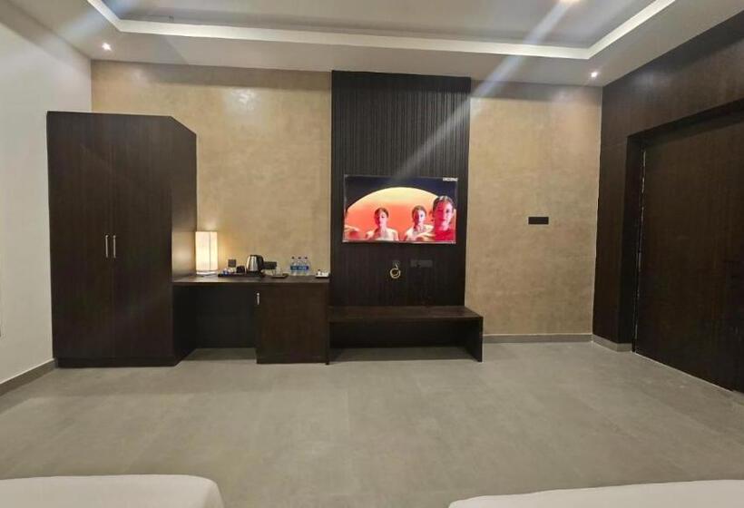 Трехместный Номер Стандарт Вид на Сад, D Wayfarer Inn Resort