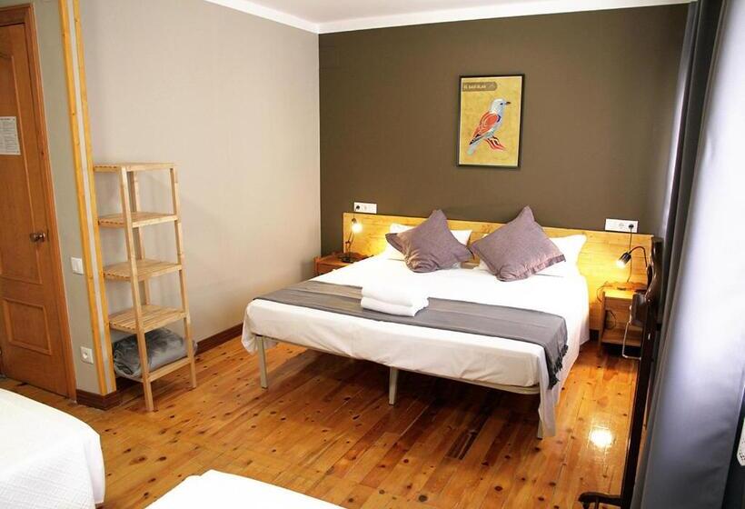 Четырехместный Номер Стандарт, Hostal Fonda Prat