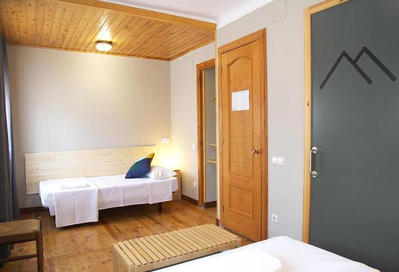 Номер Стандарт Трехместный, Hostal Fonda Prat