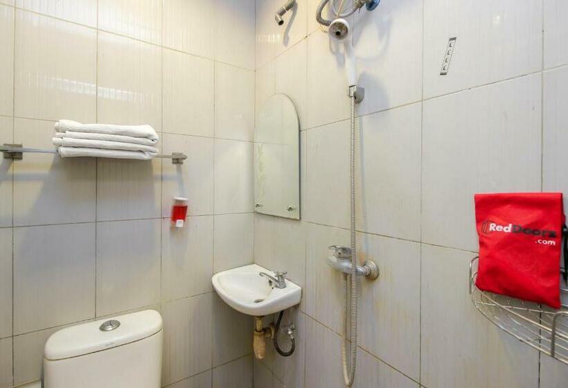 Номер Стандарт, Reddoorz Near Bethesda Manado
