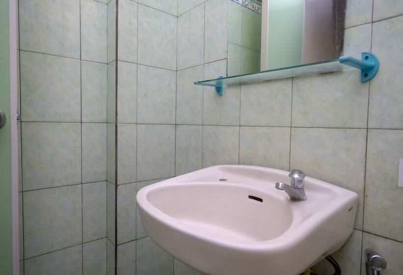 Номер Стандарт, Reddoorz @ Jalan Pramuka Manado