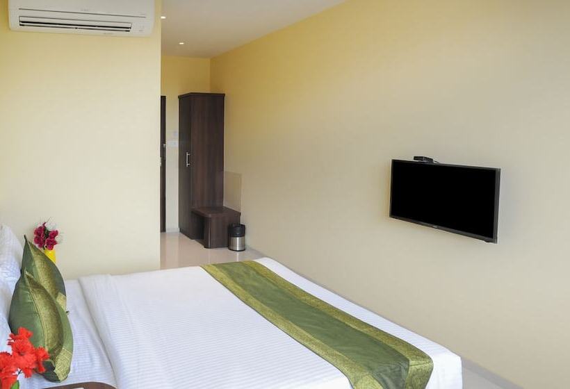 Номер Deluxe, Treebo Balaji Residency