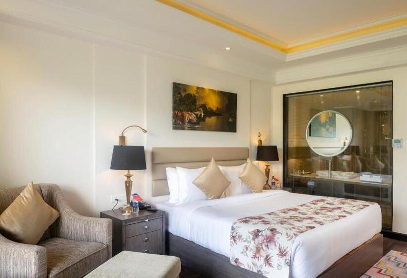 Стандартный Номер Кровать Кинг, Ramada By Wyndham Kasauli