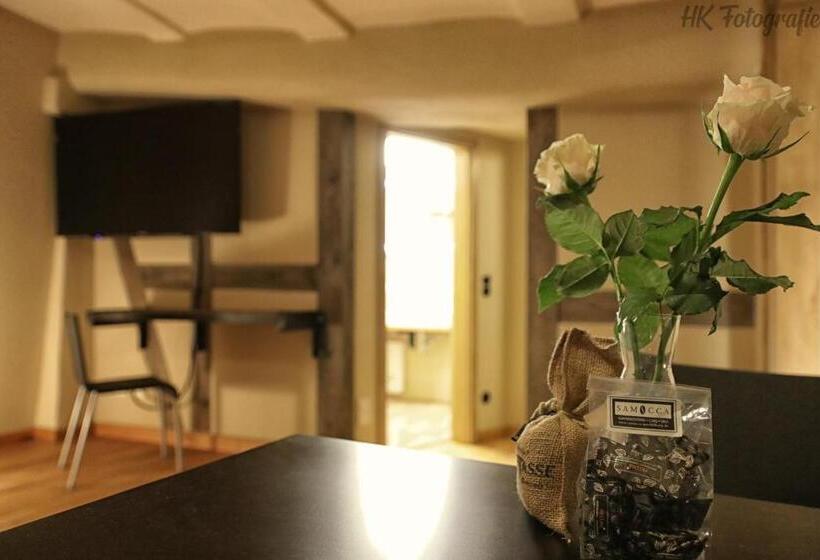 Семейный Номер, Hostel & Hotel Samocca