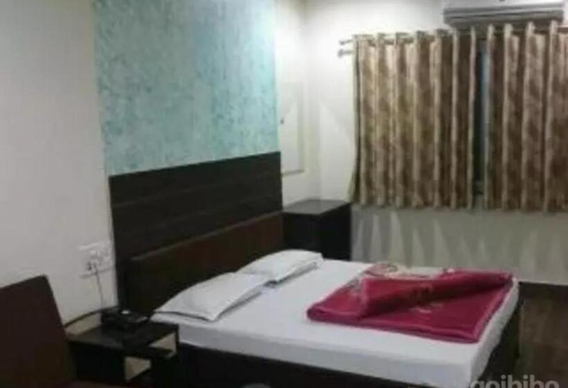 Quarto deluxe, Vinayaka