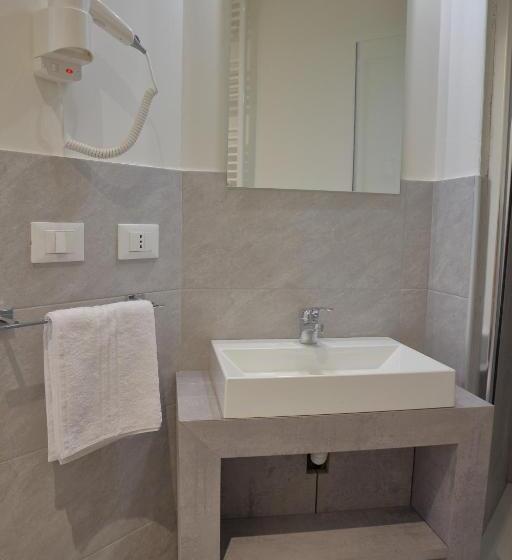 غرفة قياسية مزوَّدة بشُرفة, Dimora Dell Arte   Foresteria Lombarda Smart Rent