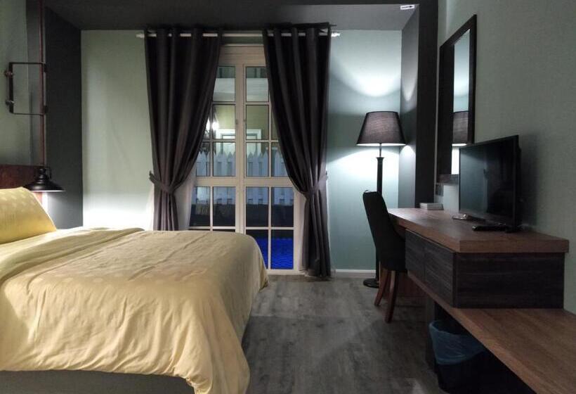 Полулюкс с Бассейном, The Royale Chenang Resort