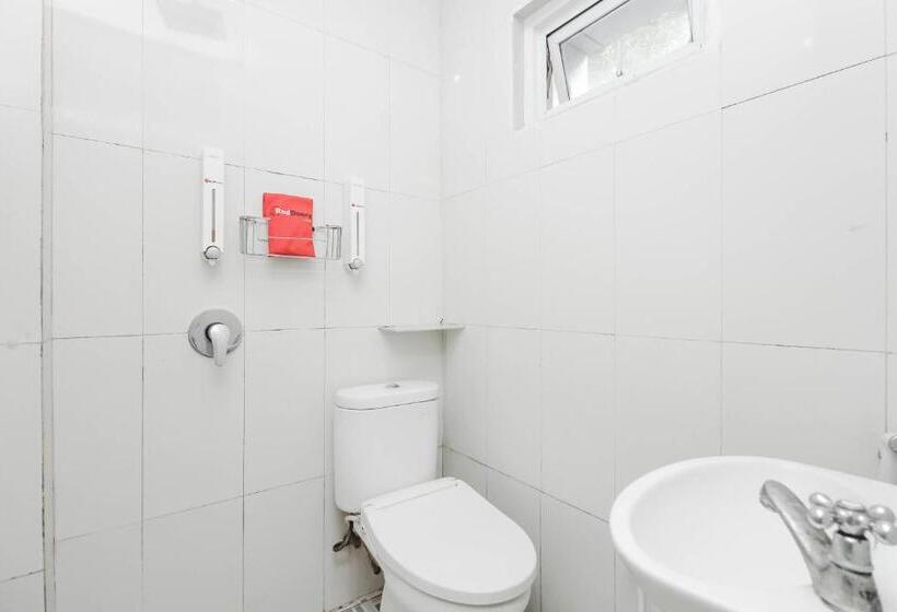 Люкс, Reddoorz Plus @ Jalan Pemuda Jakarta
