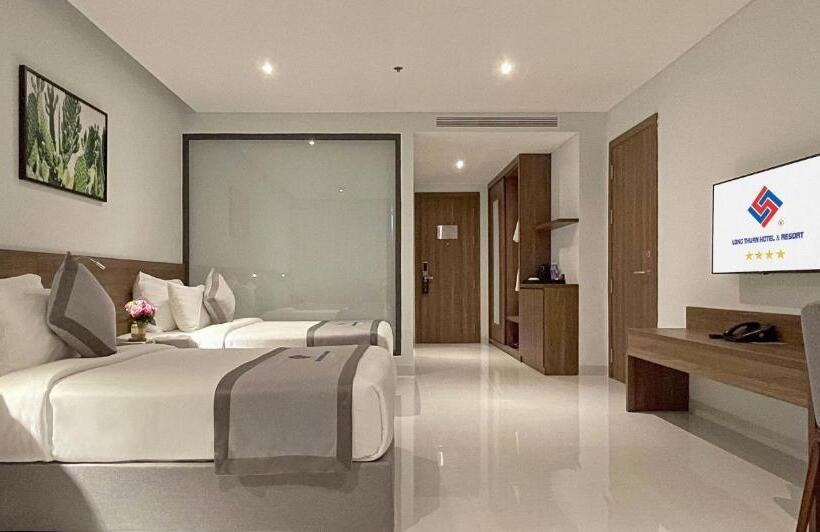 اتاق لوکس با چشم‌انداز دریا, Long Thuan Hotel & Resort