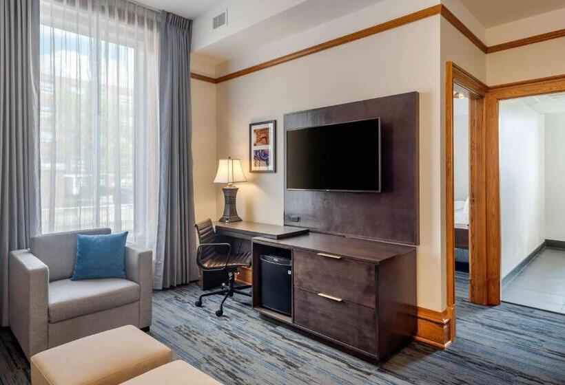 스위트 킹사이즈 침대, The Courthouse Hotel, Ascend Hotel Collection