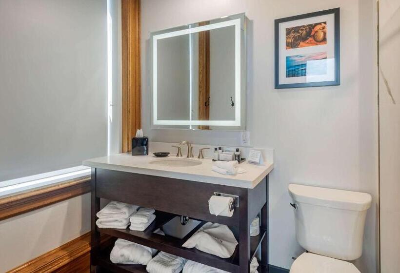 חדר סופריור מותאם לאדם עם מוגבלויות, The Courthouse Hotel, Ascend Hotel Collection