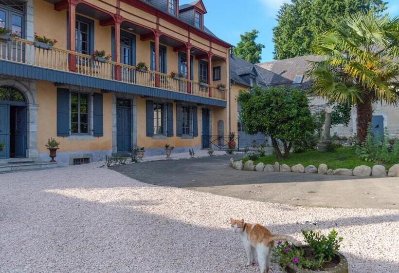 Семейный Номер, Le Relais