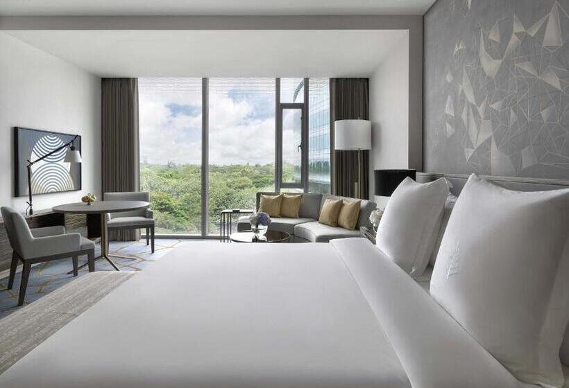 Номер Deluxe Кровать Кинг, Four Seasons Hotel Bengaluru At Embassy One