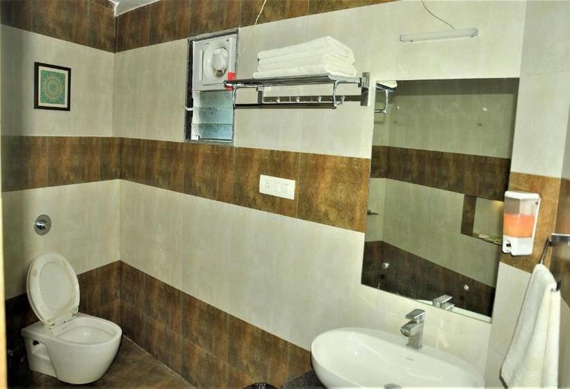 标准四人间共用浴室, Alcor Spa Resorts