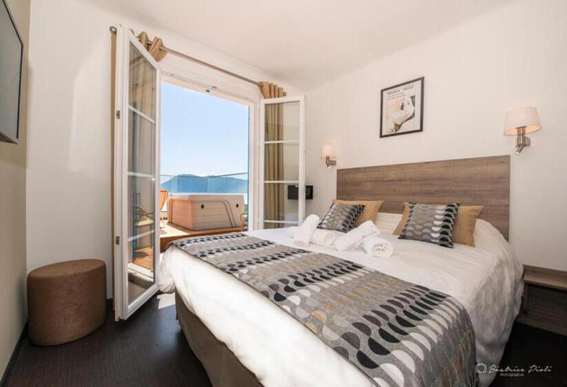 Номер Deluxe Вид на Море, Hôtel George Sand