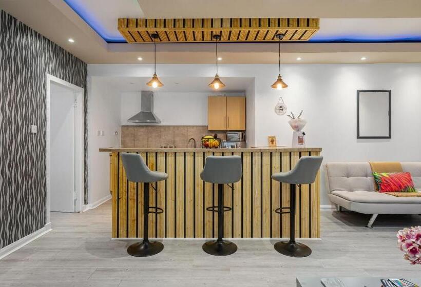 کابین, Queensferry Guest House