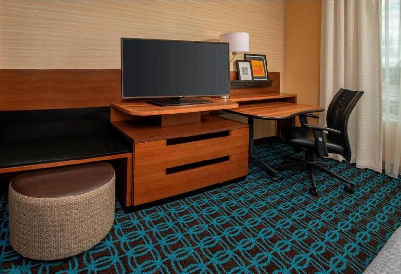 Номер Стандарт Кровать Кинг Адаптированный для Инвалидов, Fairfield Inn & Suites By Marriott Harrisburg International Airport