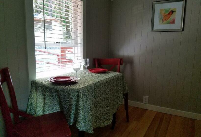Студия Deluxe, China Creek Cottages