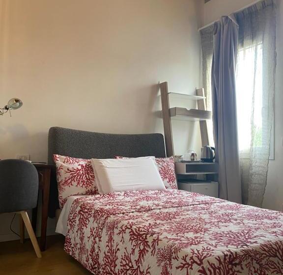 اتاق اکونومی یک تخته, A Casa Di V Ale