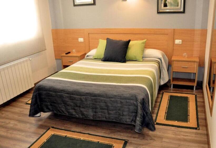 اتاق استاندارد سه نفره, Hostal Paz