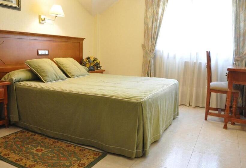 Номер Стандарт Трехместный, Hostal Paz