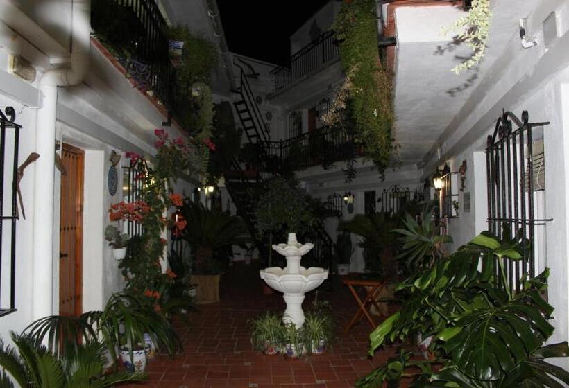 Номер Стандарт Трехместный, Hostal El Patio