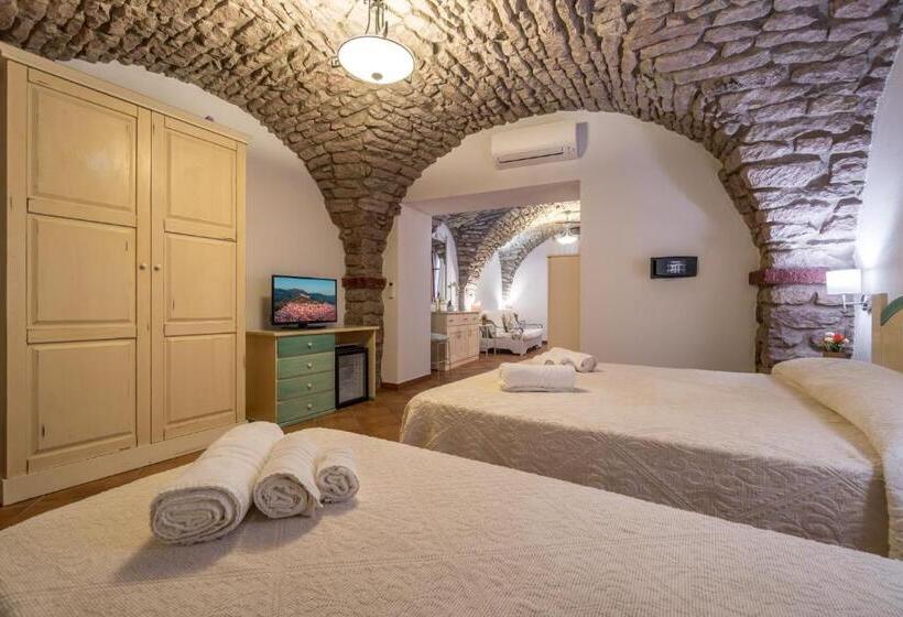 Семейный Номер, Bosa Queen House