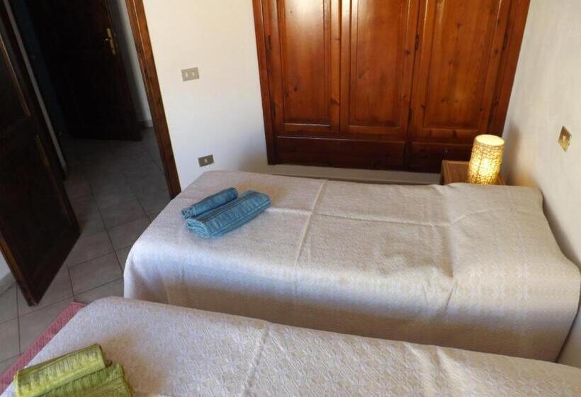 اتاق استاندارد با بالکن و چشم‌انداز دریا, Cala Gonone Cozy House Sea View