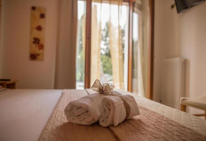 Номер Стандарт Вид на Озеро, Agriturismo Costadoro