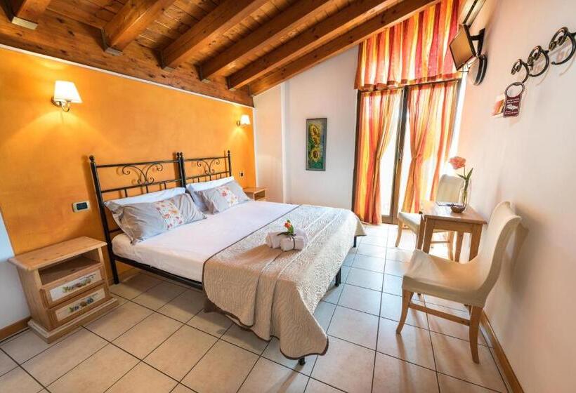 Номер Deluxe Вид на Озеро, Agriturismo Costadoro