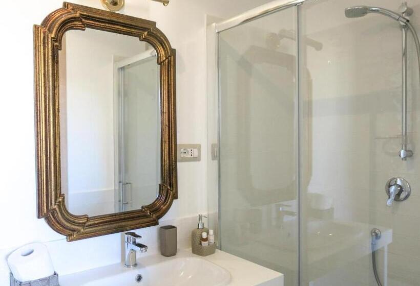 اتاق لوکس با چشم‌انداز دریا, Guest House Maison 6