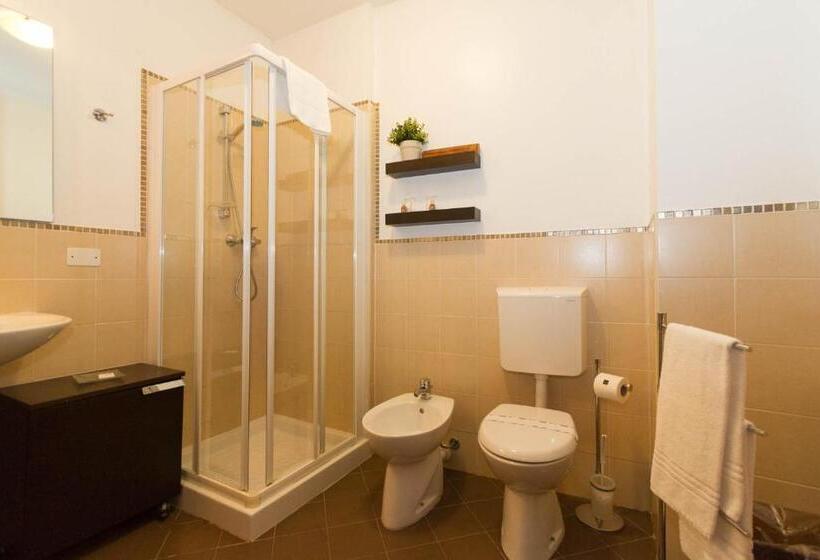 استودیوی استاندارد, Residence Theresia Tailor Made Stay