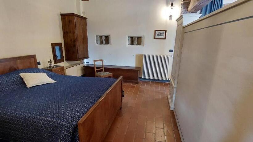 Полулюкс, Agriturismo La Scarpaia
